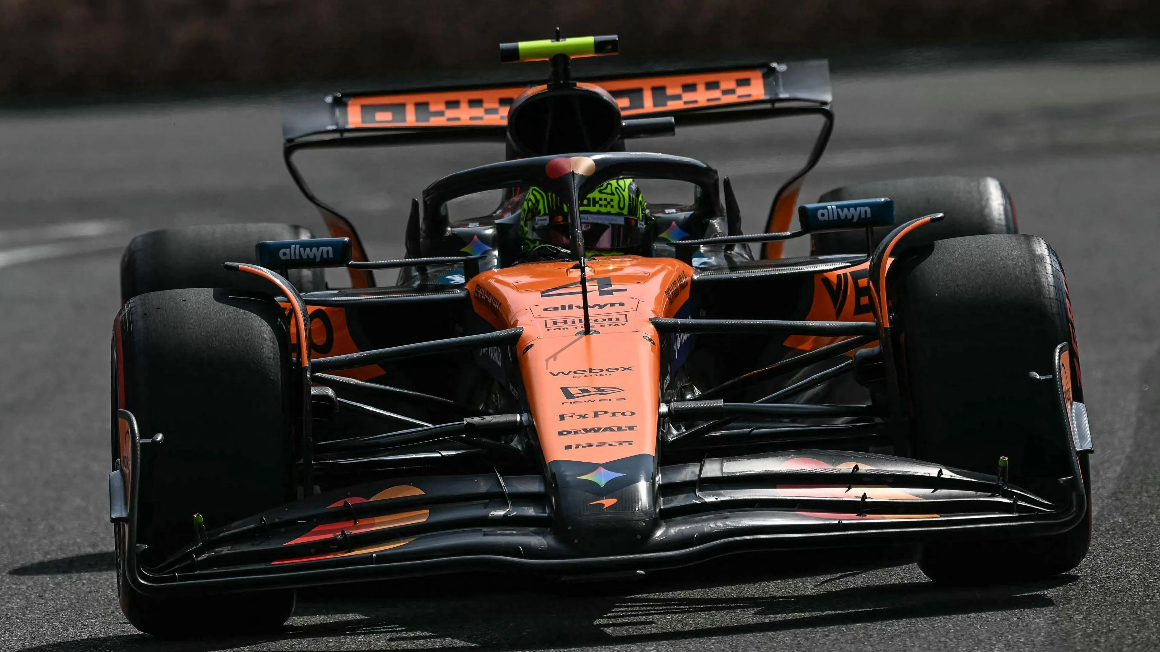 Lando Norris Edges Out Piastri in Baku Practice